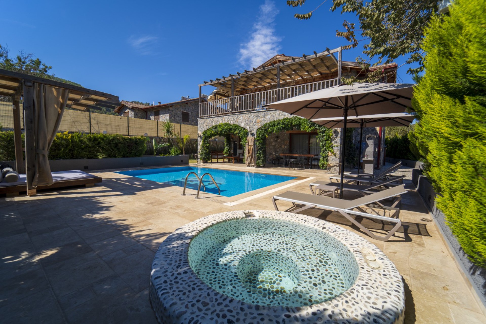 Villa Yunus 2 3