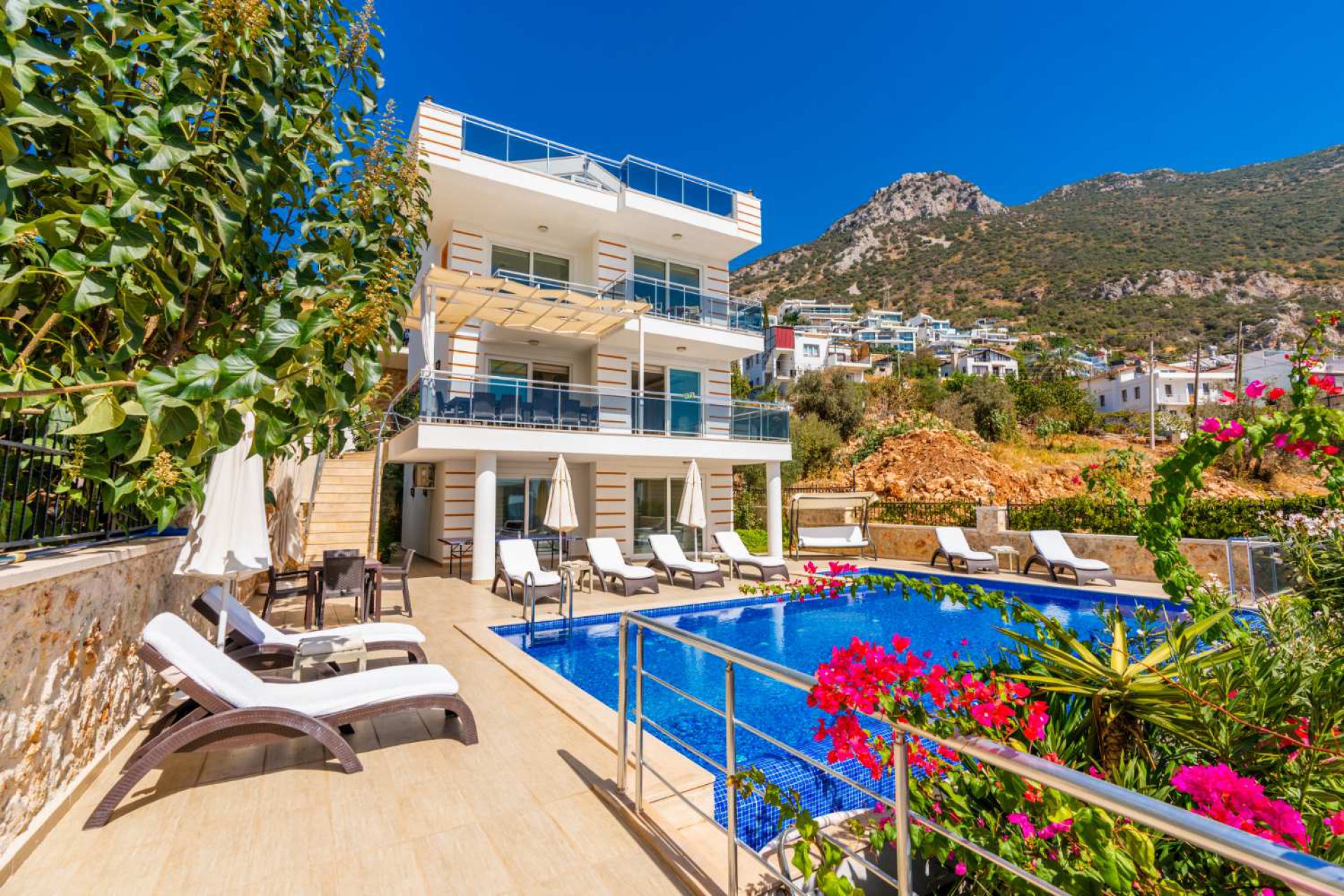 Villa Hello