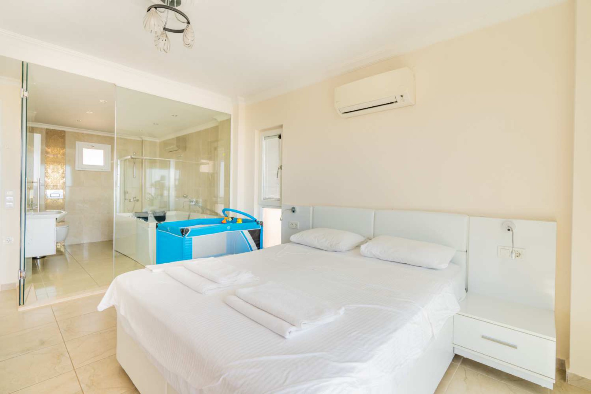 Villa Hello 4