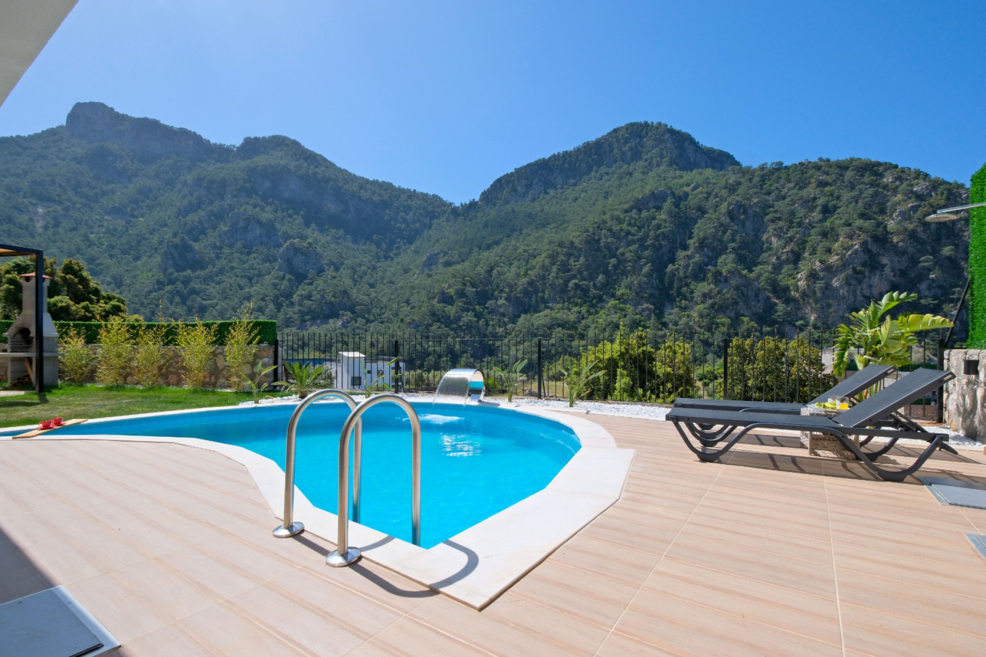 Villa Regal 1 2