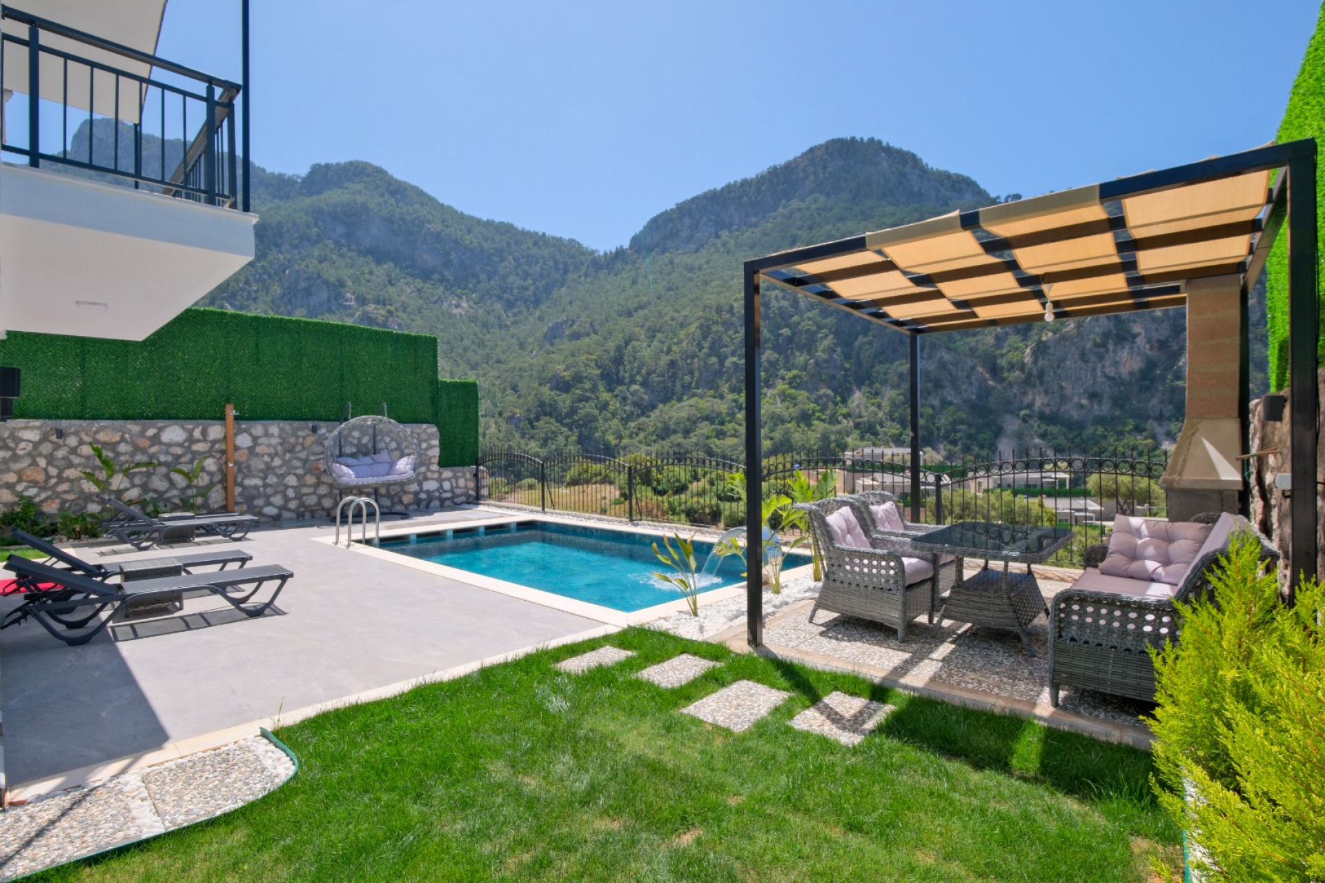 Villa Regal 3 2