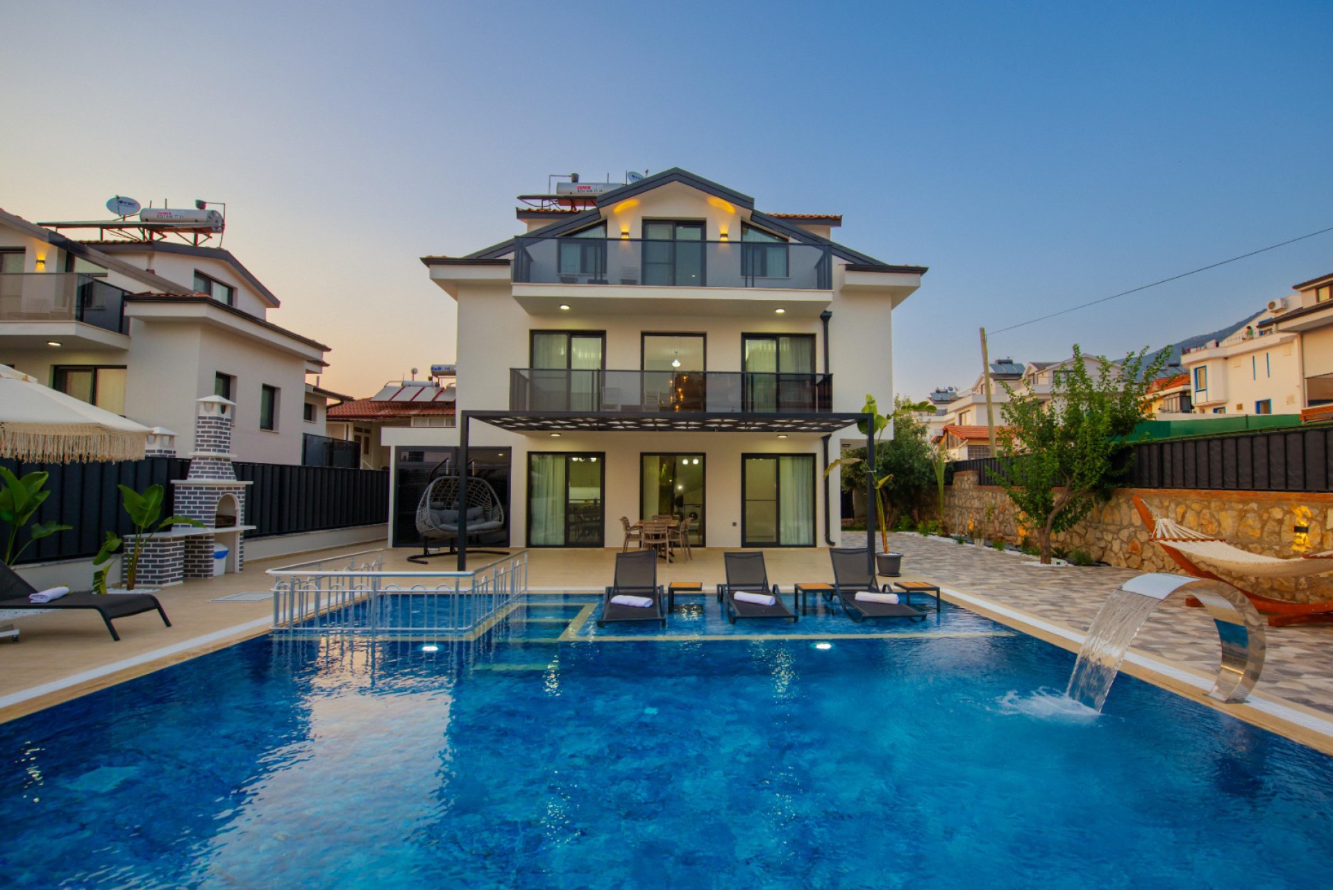 Villa Ay Işığı 2 | Fethiye Ölüdeniz Ovacık’ta Jakuzili, Kapalı Isıtmalı Havuzlu 3+1 Kiralık Müstakil Villa