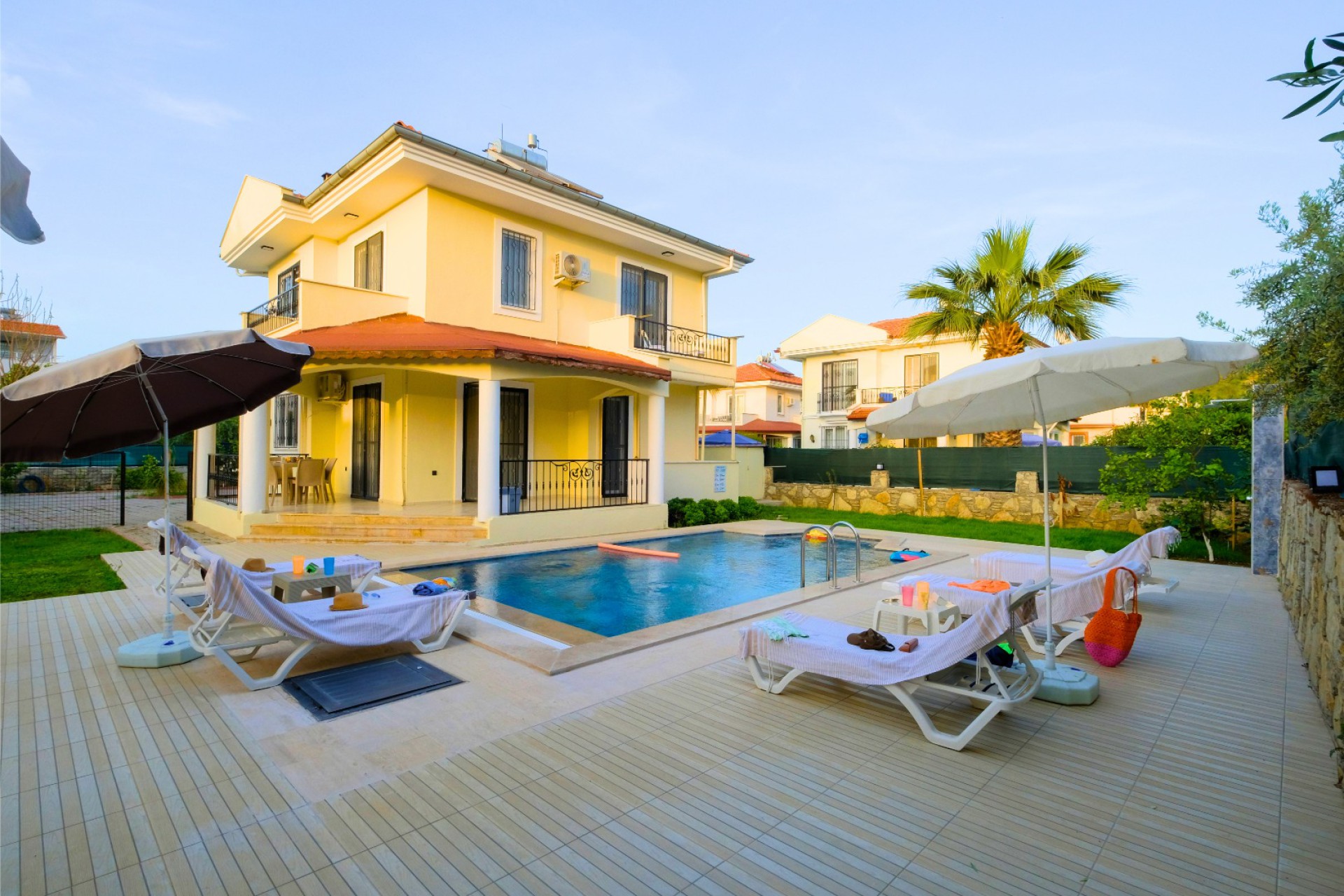 Villa Denizcik | Fethiye Çiftlik’te Korunaklı Özel Havuzlu 3+1 Kiralık Dubleks Villa