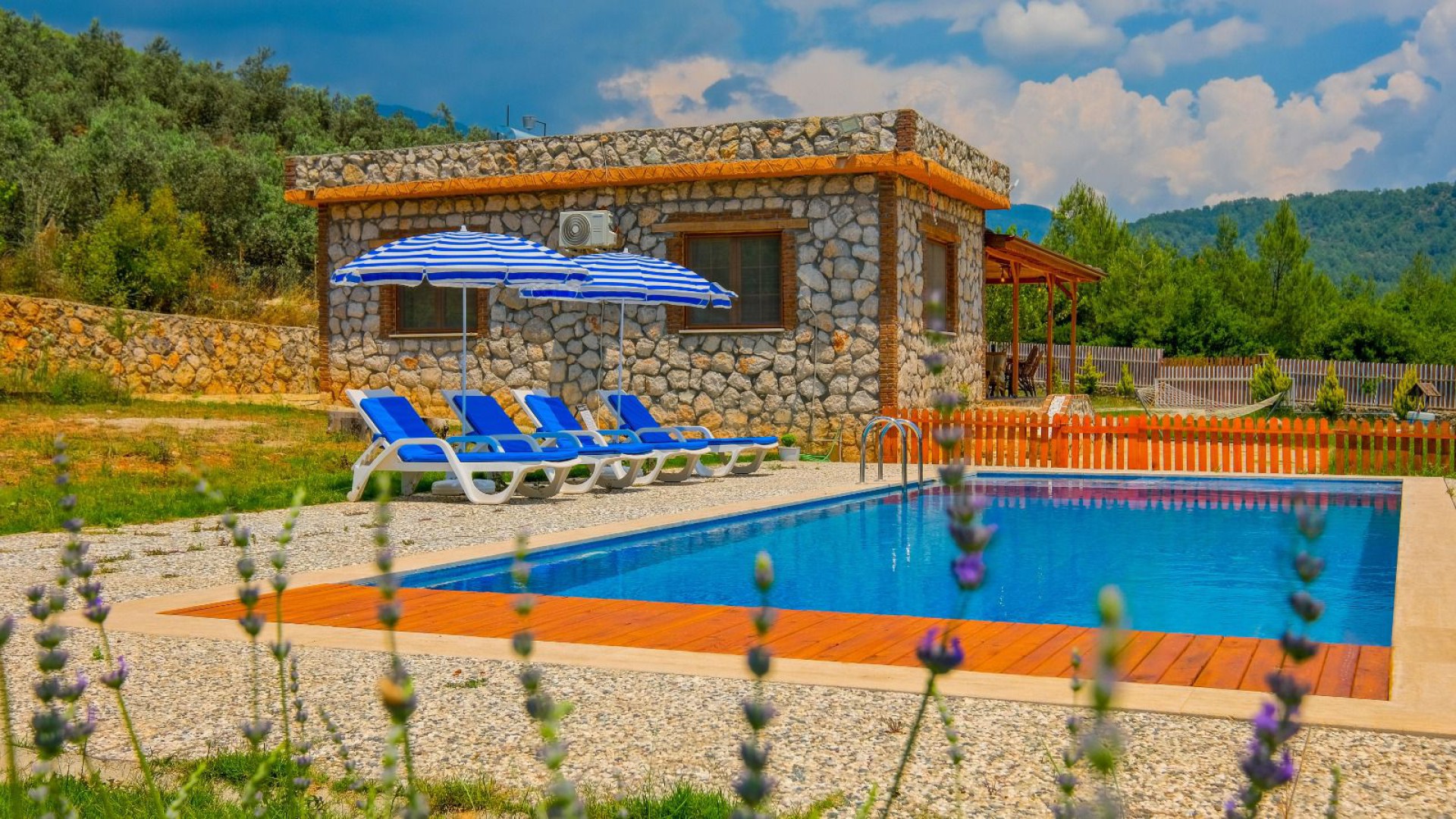 Villa Cedrus