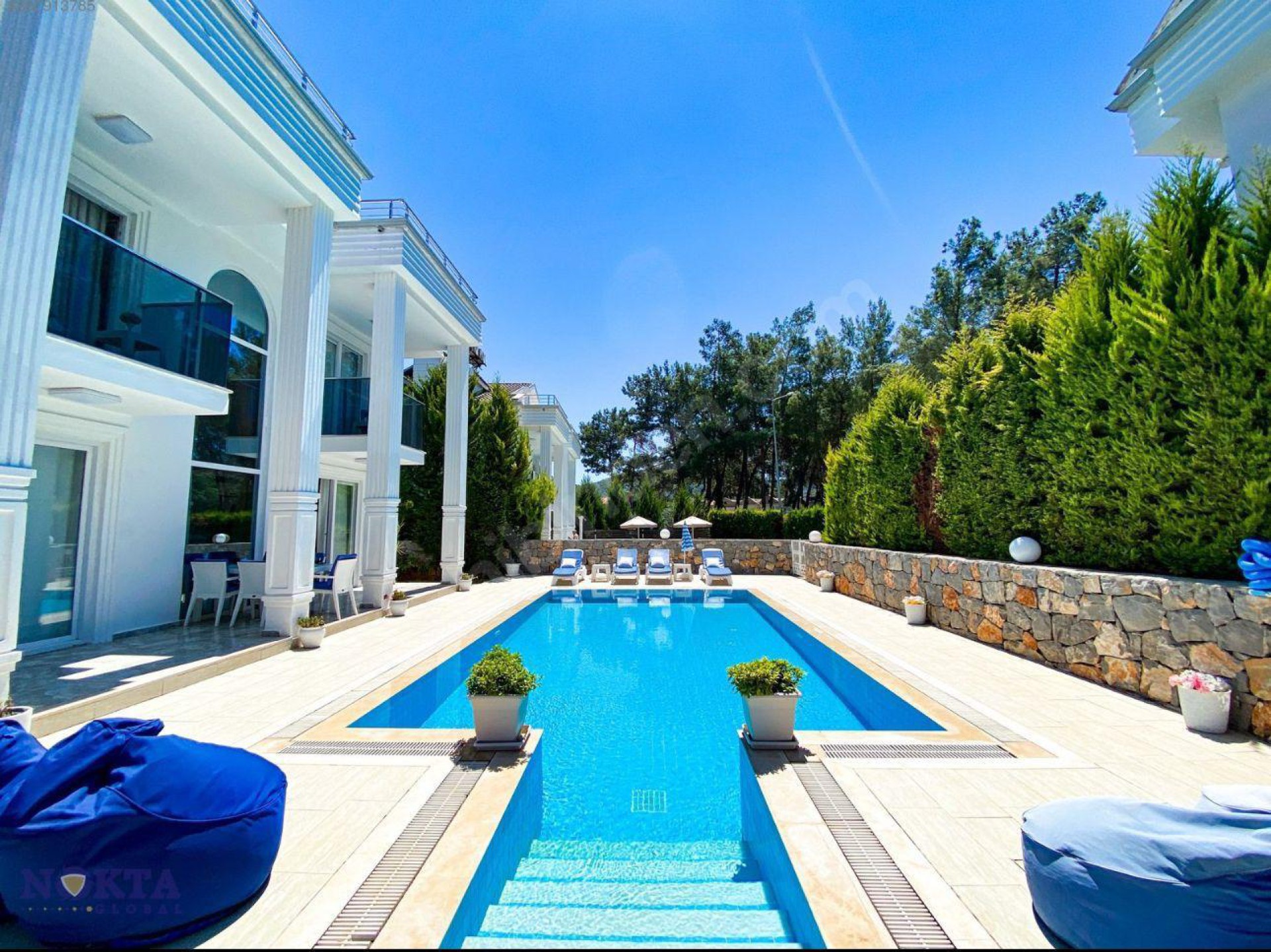 Villa Almira