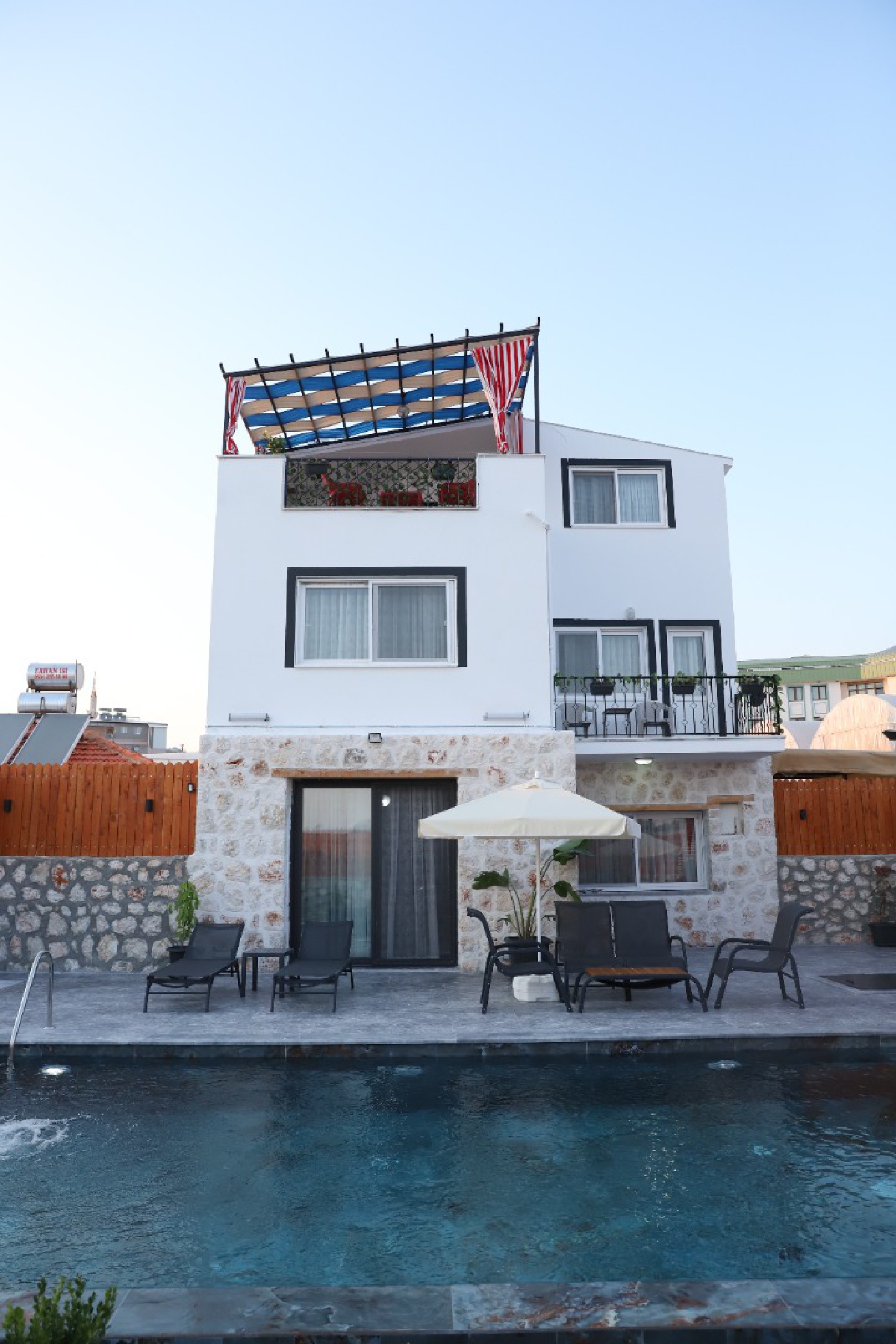 Villa Atlantis