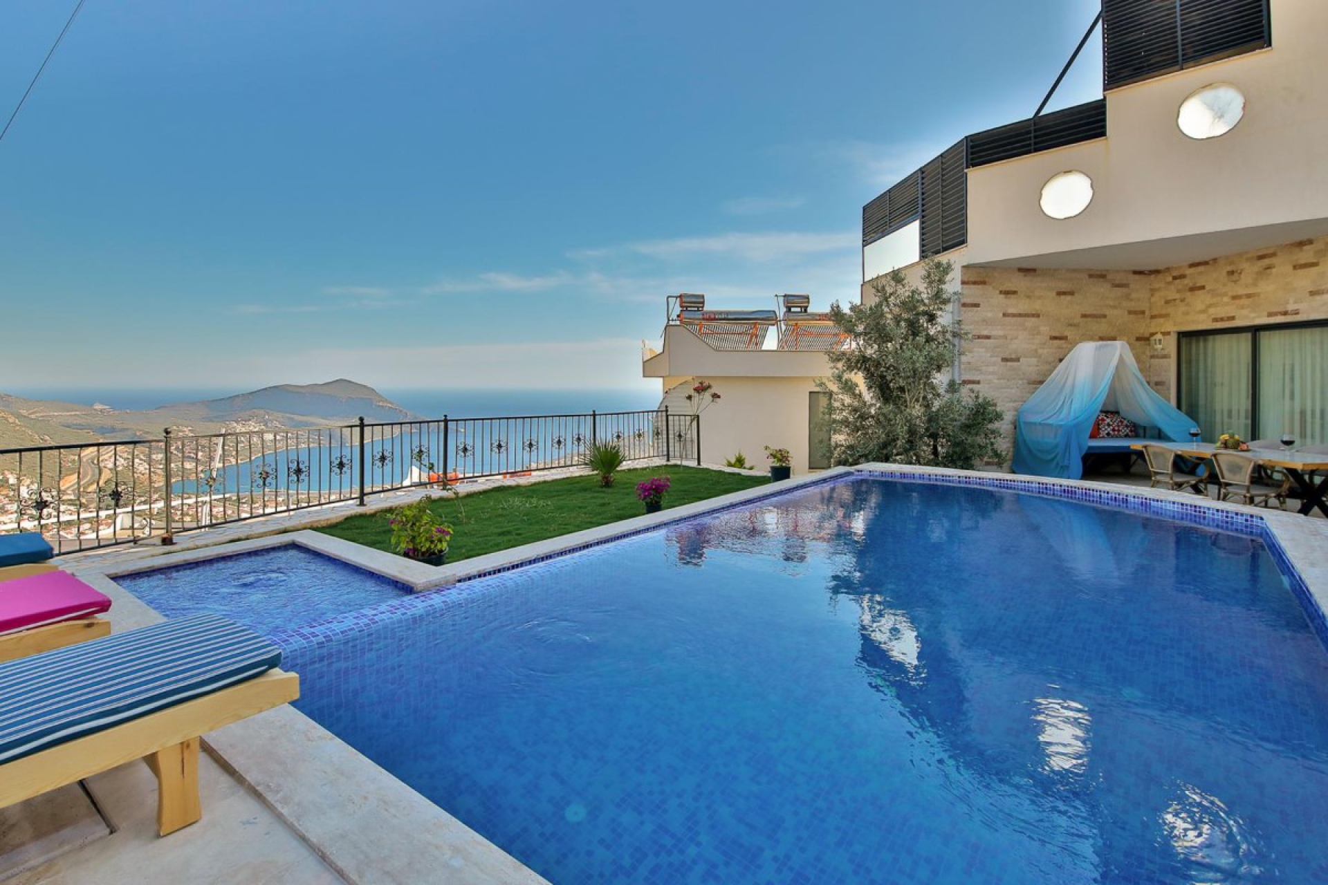 Villa Pawradise Hill