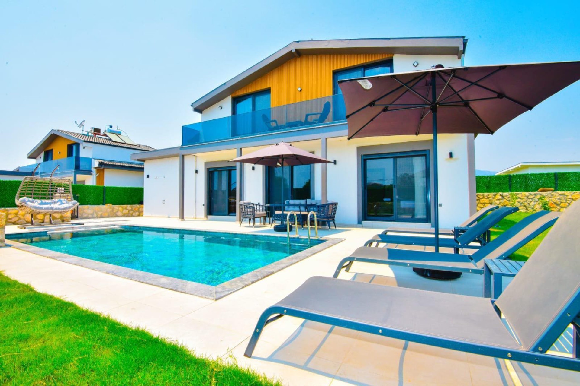 Villa Ados 5 2