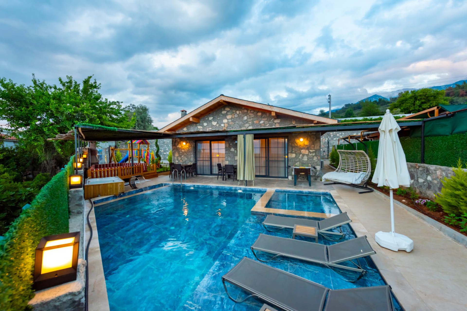 Villa Earth 3