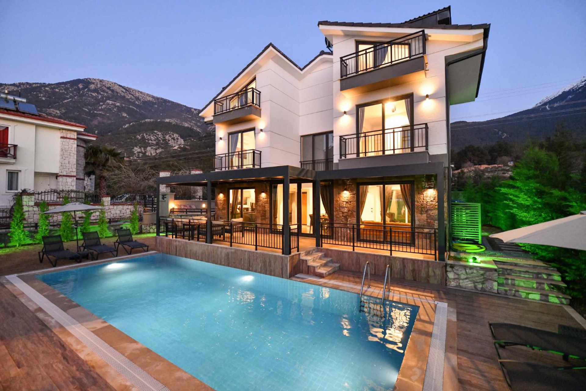 Villa Purple
