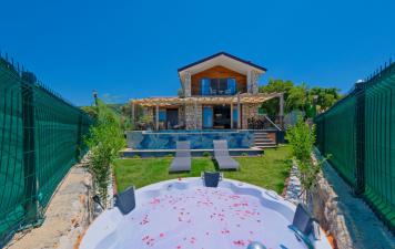 Villa Badem, Faralya Kiralık Villa