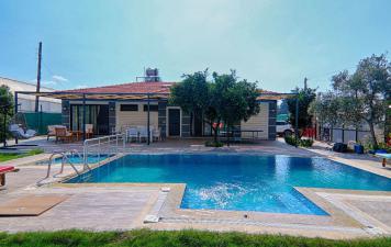 Villa Ados 2