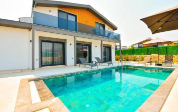 Villa Ados 4
