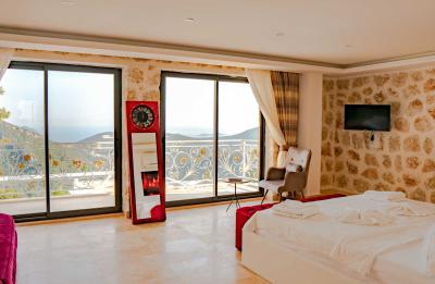 Villa Riva 6, Muhafazakar Villa