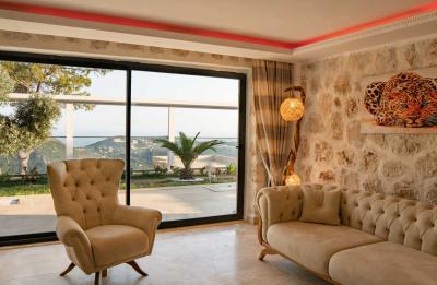 Villa Riva 6, Muhafazakar Villa