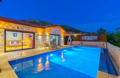 Villa Star | Kalkan Üzümlü’de Muhafazakâr, Jakuzili, Özel Havuzlu 1+1 Taş Balayı Kiralık Villası
