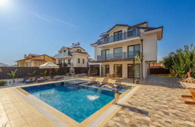 Villa Ay Işığı 2 | Fethiye Ölüdeniz Ovacık’ta Jakuzili, Kapalı Isıtmalı Havuzlu 3+1 Kiralık Müstakil Villa