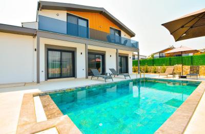 Villa Ados 4