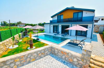 Villa Ados 4