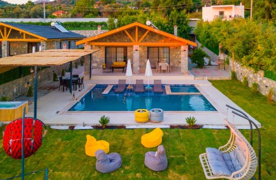Villa Earth 1