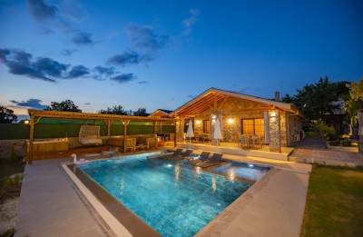 Villa Earth 1