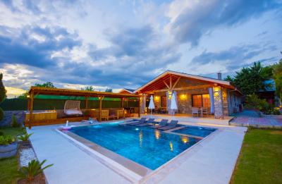 Villa Earth 2